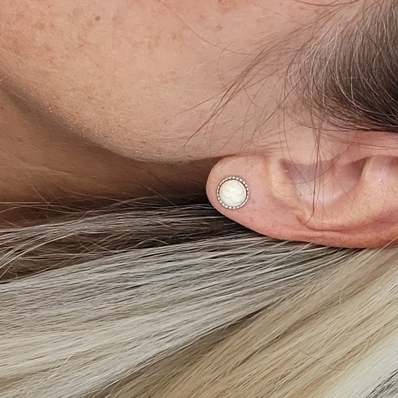 Creamy Howlite Stud Earrings - Picture 2 of 7